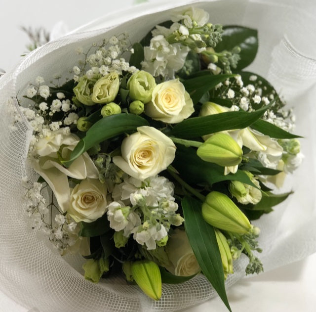 The White and Green floral Posy is the perfect floral Posy for all occasions, Birthday, Happy Birthday, Anniversary, Sympathy, New baby, Thank-you, Welcome Home, All the Best and can be delivered to any Melbourne Suburbs, Melbourne City, Bayside suburbs and Port Melbourne